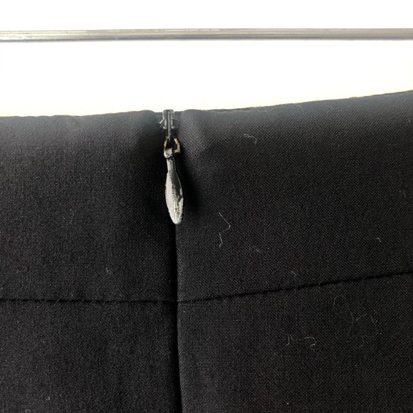 🛍4/$25!Black Pencil Skirt Laundry by Shelli Segal - Picture 4 of 6